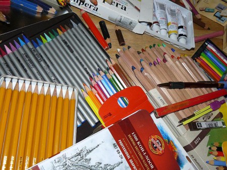 Ассортимент товаров бренда канцелярской продукции KOH-I-NOOR